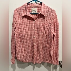 Izod women’s long sleeve button down shirt